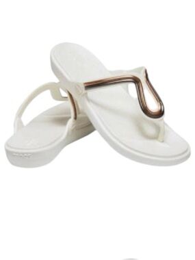 CROCS Metal block flat  Thong Sandals with Rose Gold Accent women’s size 9